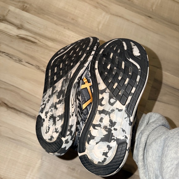 Asics Wmns Noosa Tri 13 'Color Injection Pack - Black Pure Gold' size 8 - Picture 8 of 16